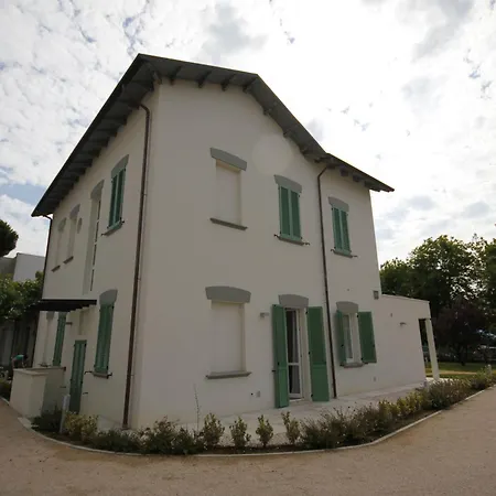 Le Sabbie - In Villino A 50mt Dal Mare לינה וארוחת בוקר 3*