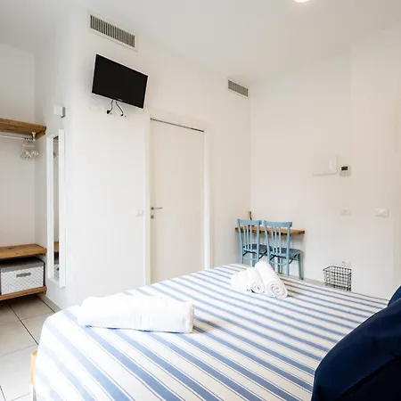Bed & Breakfast Le Sabbie - In Villino A 50mt Dal Mare Riccione